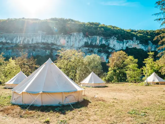 camping nature dordogne en foret et montage