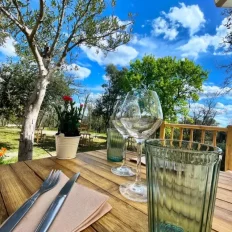 Apéro en terrasse camping